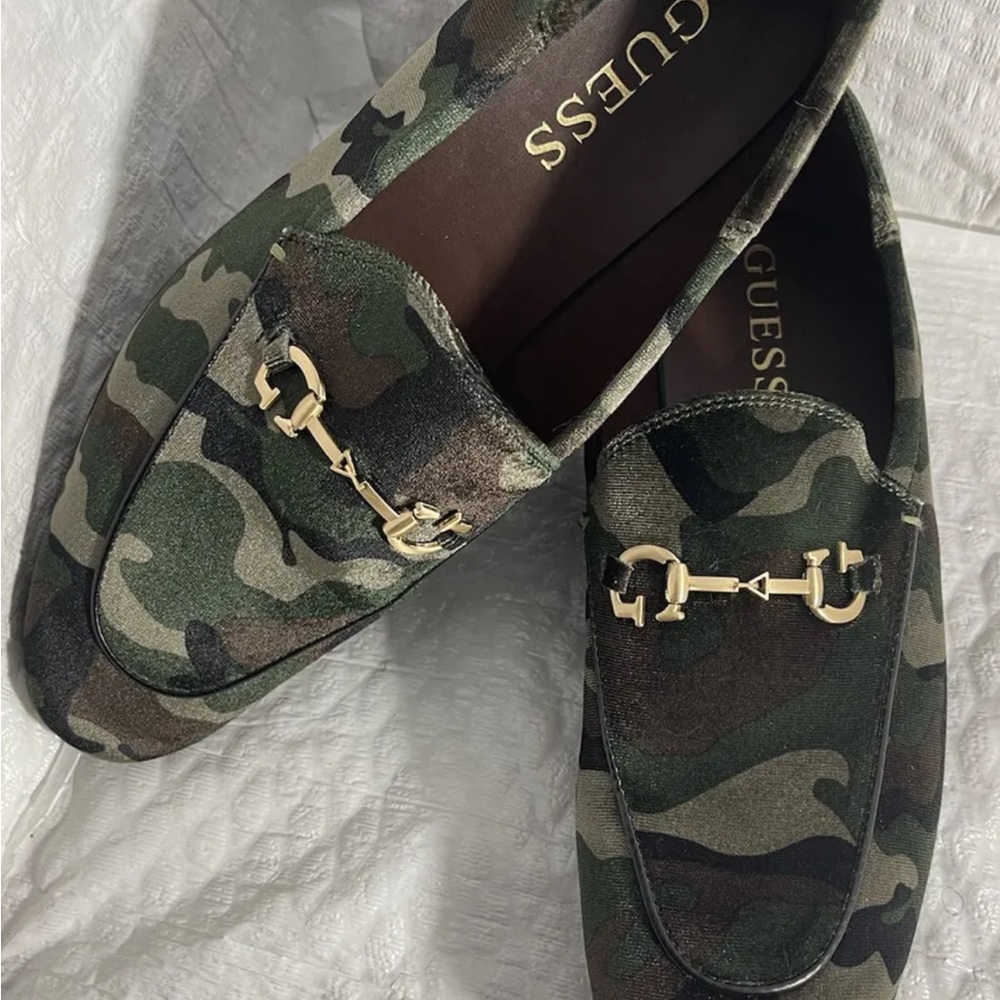NWT - GUESS CAMO LOAFERS - Picture 6 of 9